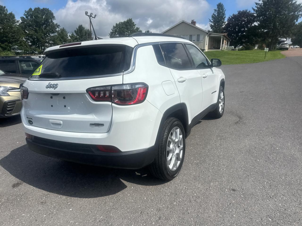 Jeep Compass Latitude Lux 4x4 2023