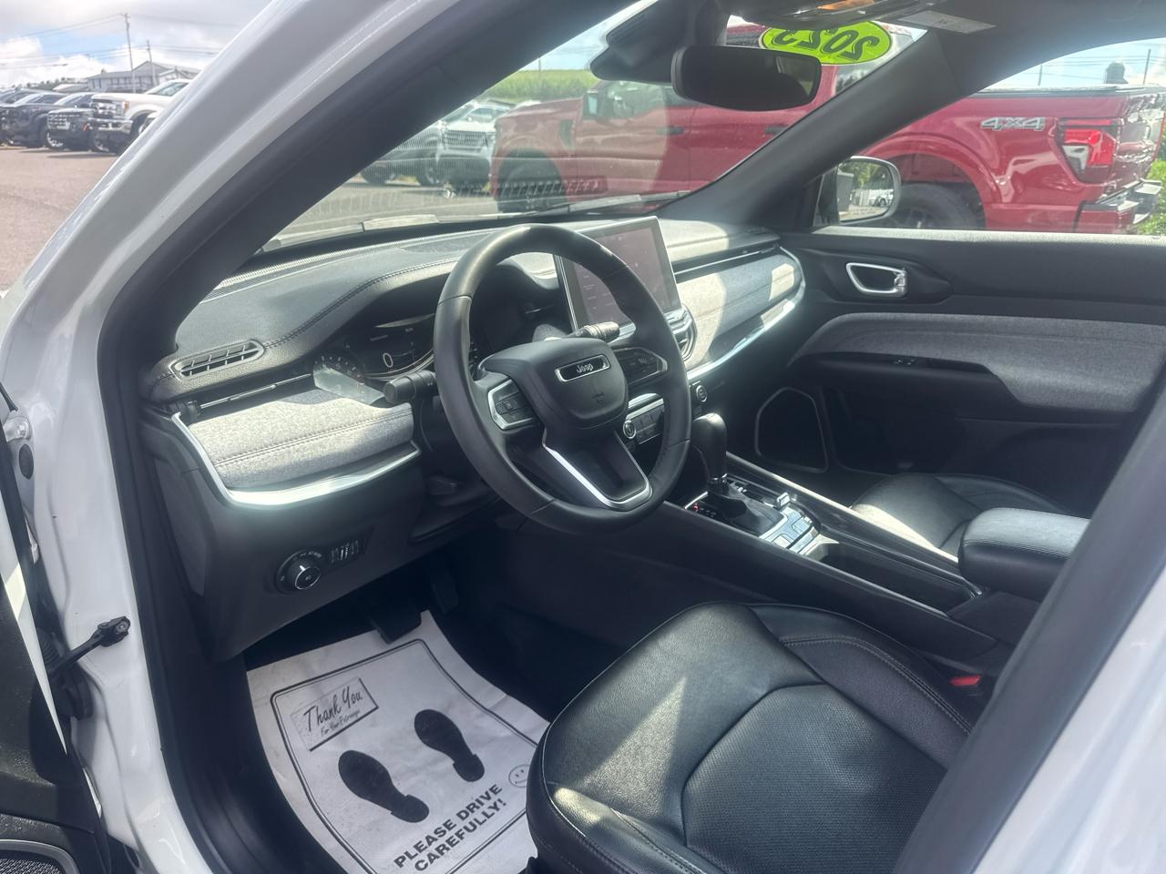 Jeep Compass Latitude Lux 4x4 2023
