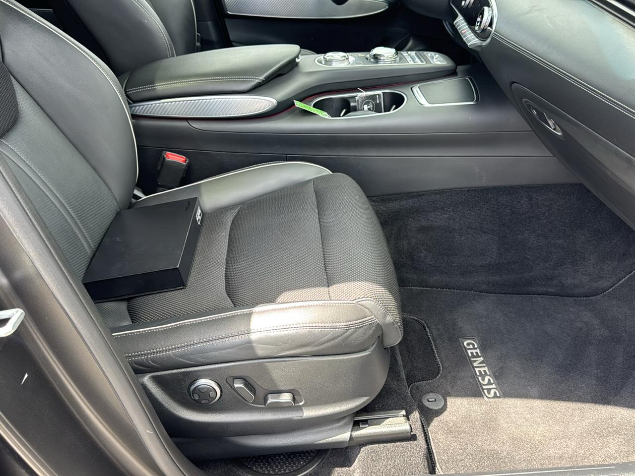 Genesis GV70  2023