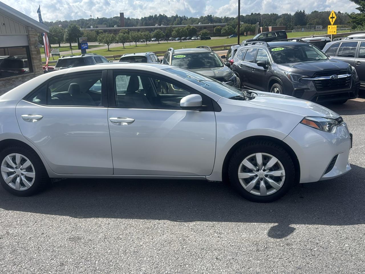 Toyota Corolla 4dr Sdn CVT LE Premium (Natl) 2014