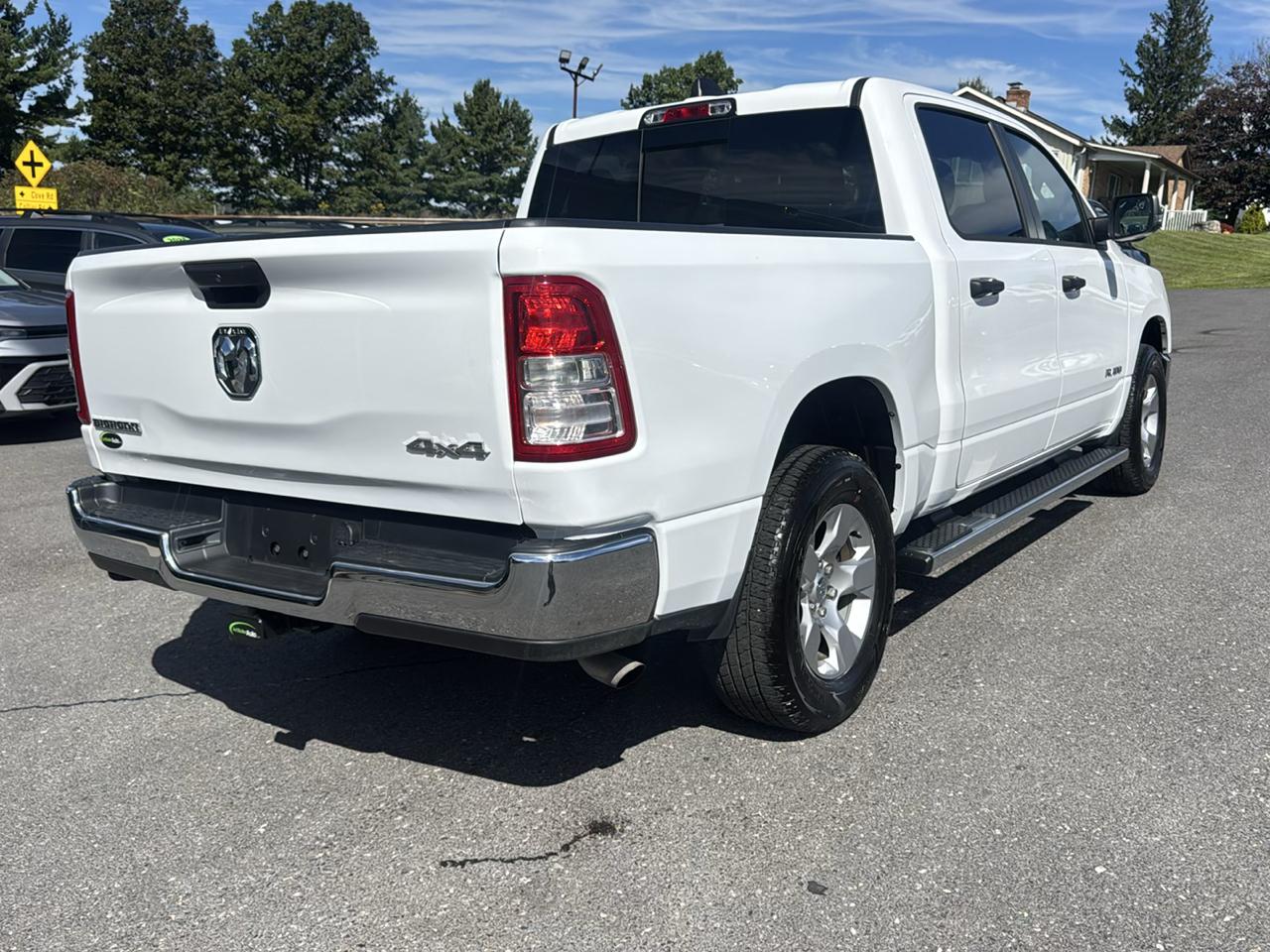 RAM 1500 Big Horn 4x4 Crew Cab 5'7" Box 2023