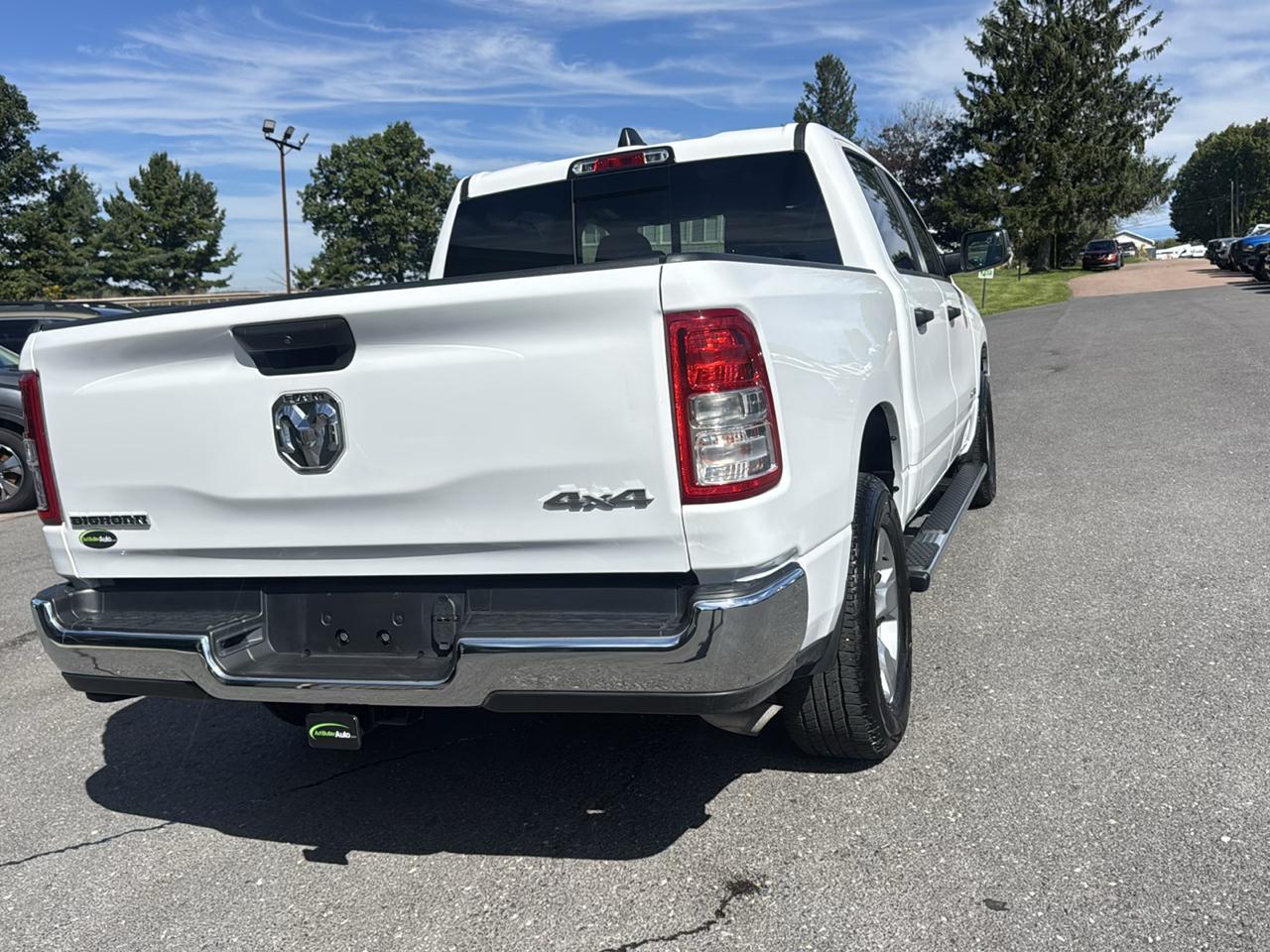 RAM 1500 Big Horn 4x4 Crew Cab 5'7" Box 2023