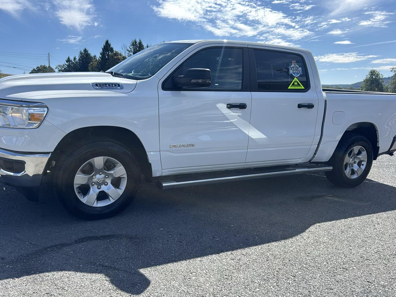 RAM 1500 Big Horn 4x4 Crew Cab 5'7" Box 2023
