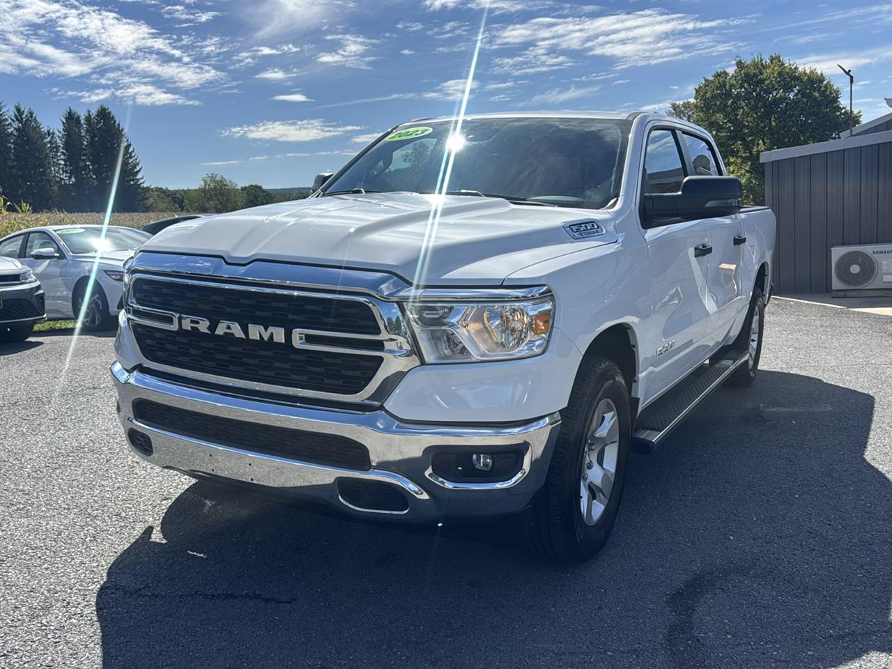 RAM 1500 Big Horn 4x4 Crew Cab 5'7" Box 2023