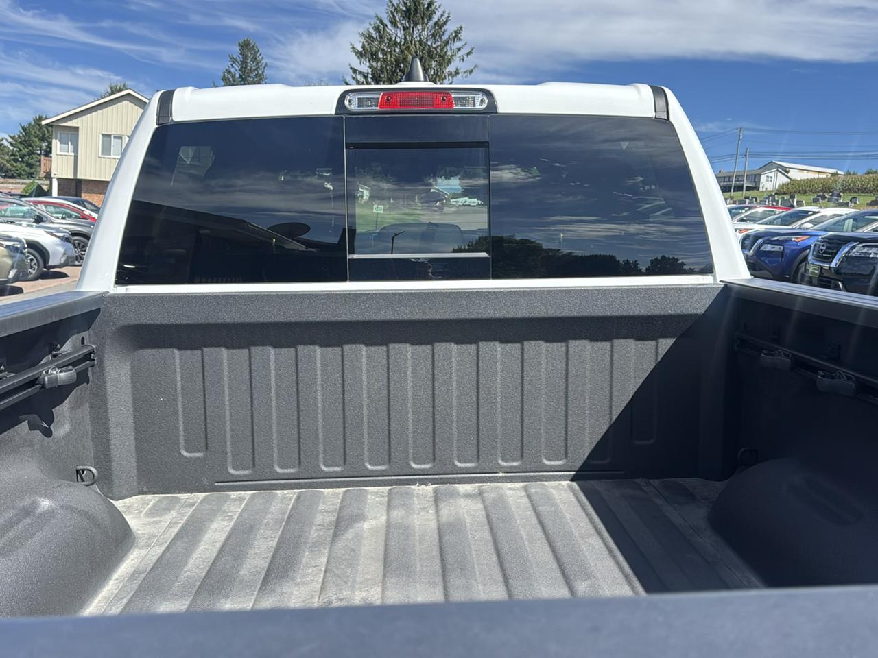 RAM 1500 Big Horn 4x4 Crew Cab 5'7" Box 2023