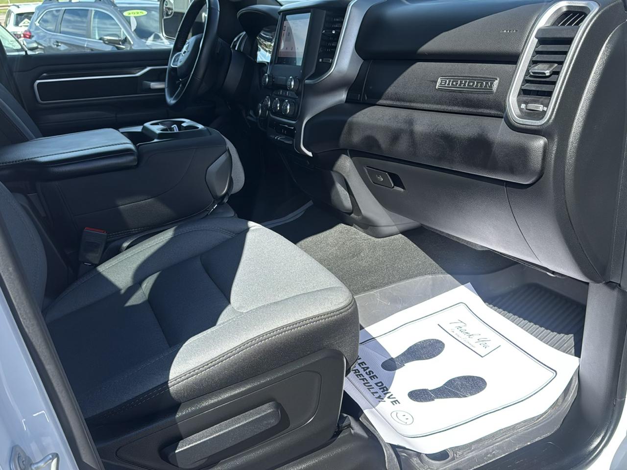 RAM 1500 Big Horn 4x4 Crew Cab 5'7" Box 2023