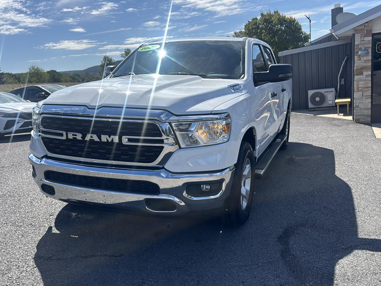 RAM 1500 Big Horn 4x4 Crew Cab 5'7" Box 2023