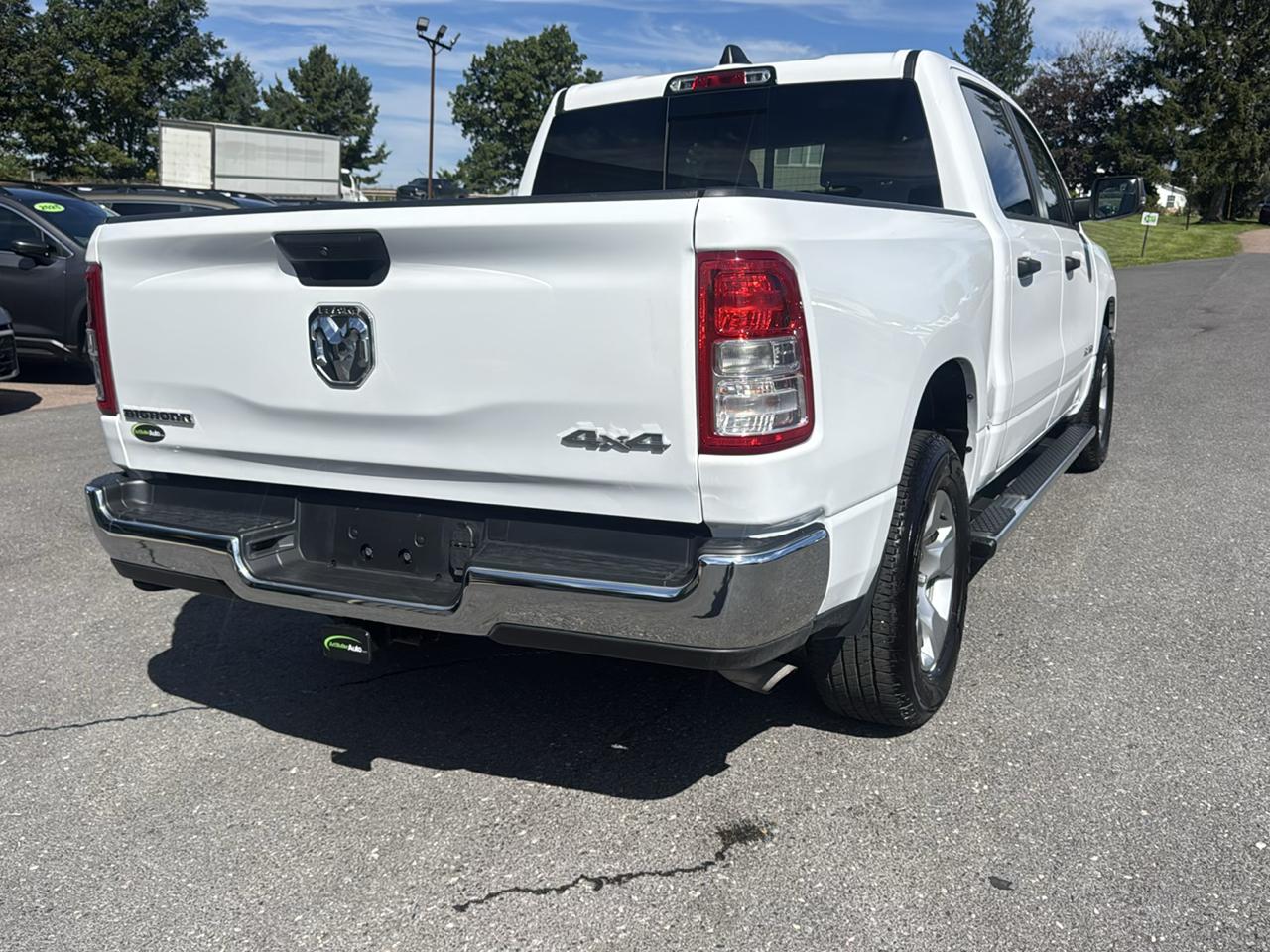 RAM 1500 Big Horn 4x4 Crew Cab 5'7" Box 2023