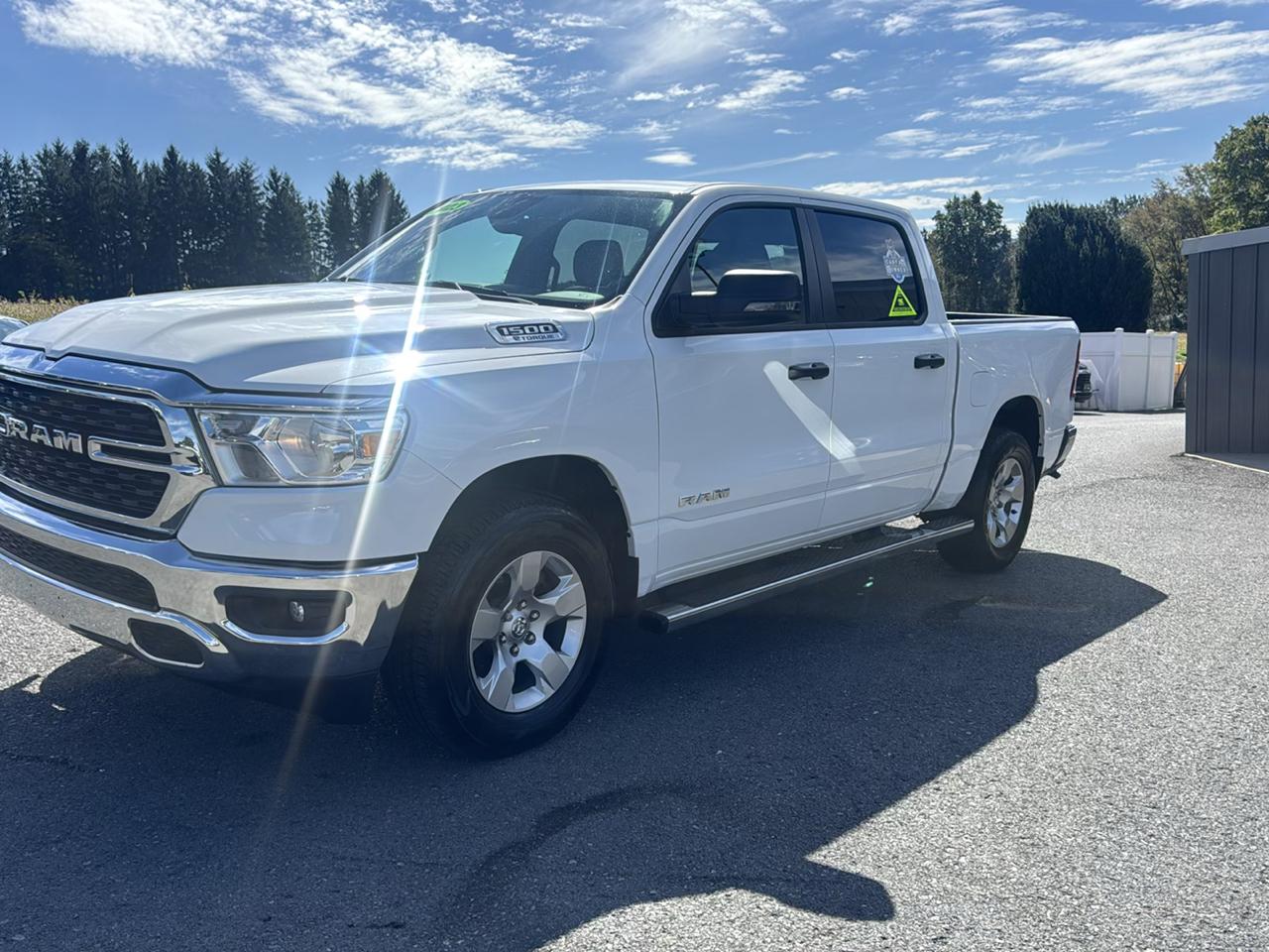 RAM 1500 Big Horn 4x4 Crew Cab 5'7" Box 2023