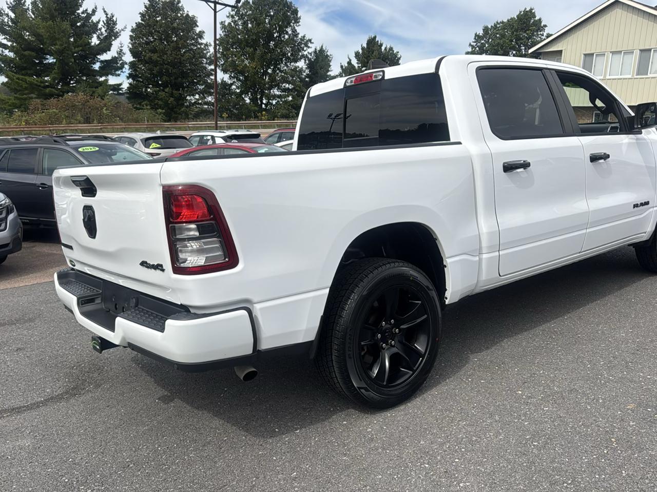 RAM 1500 Big Horn 4x4 Crew Cab 5'7" Box 2023