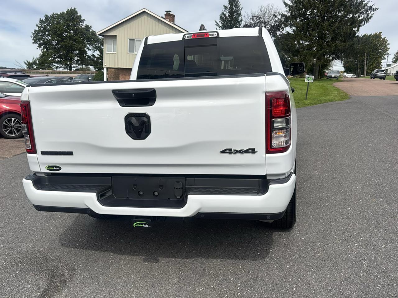 RAM 1500 Big Horn 4x4 Crew Cab 5'7" Box 2023