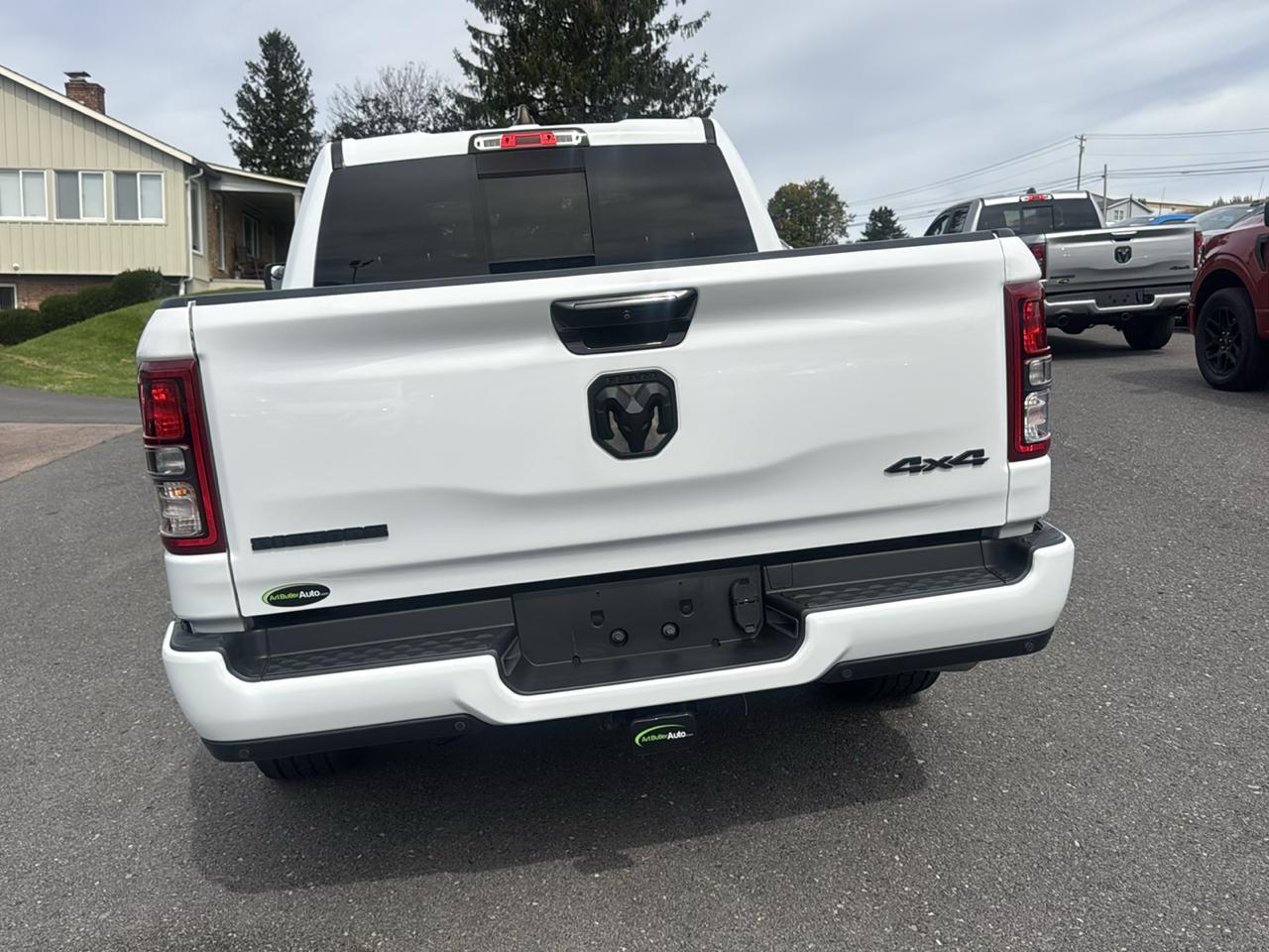 RAM 1500 Big Horn 4x4 Crew Cab 5'7" Box 2023