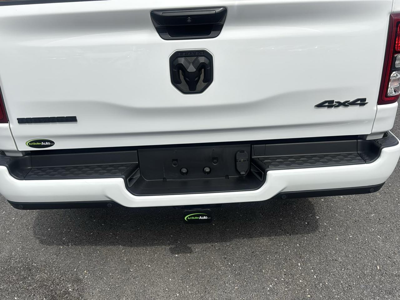 RAM 1500 Big Horn 4x4 Crew Cab 5'7" Box 2023