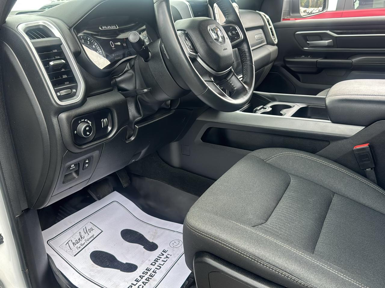 RAM 1500 Big Horn 4x4 Crew Cab 5'7" Box 2023