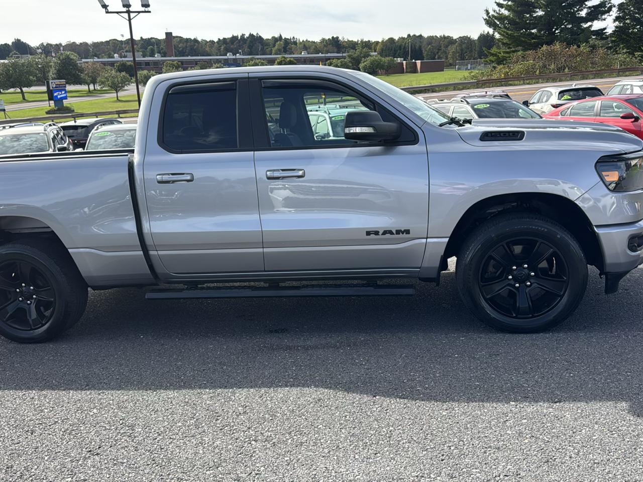 RAM 1500 Big Horn 4x4 Quad Cab 6'4" Box 2022