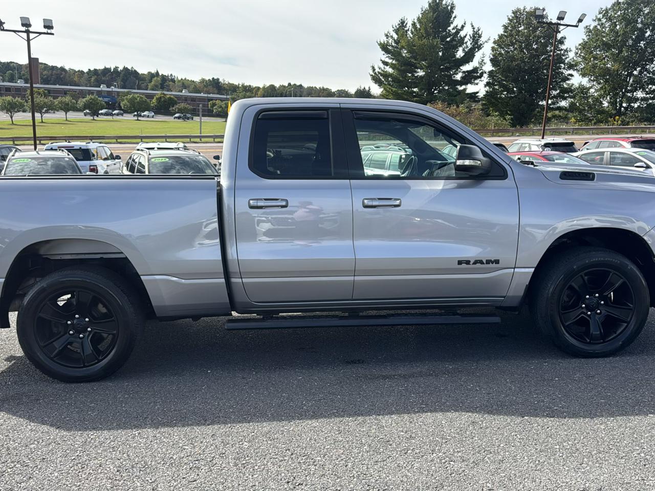 RAM 1500 Big Horn 4x4 Quad Cab 6'4" Box 2022