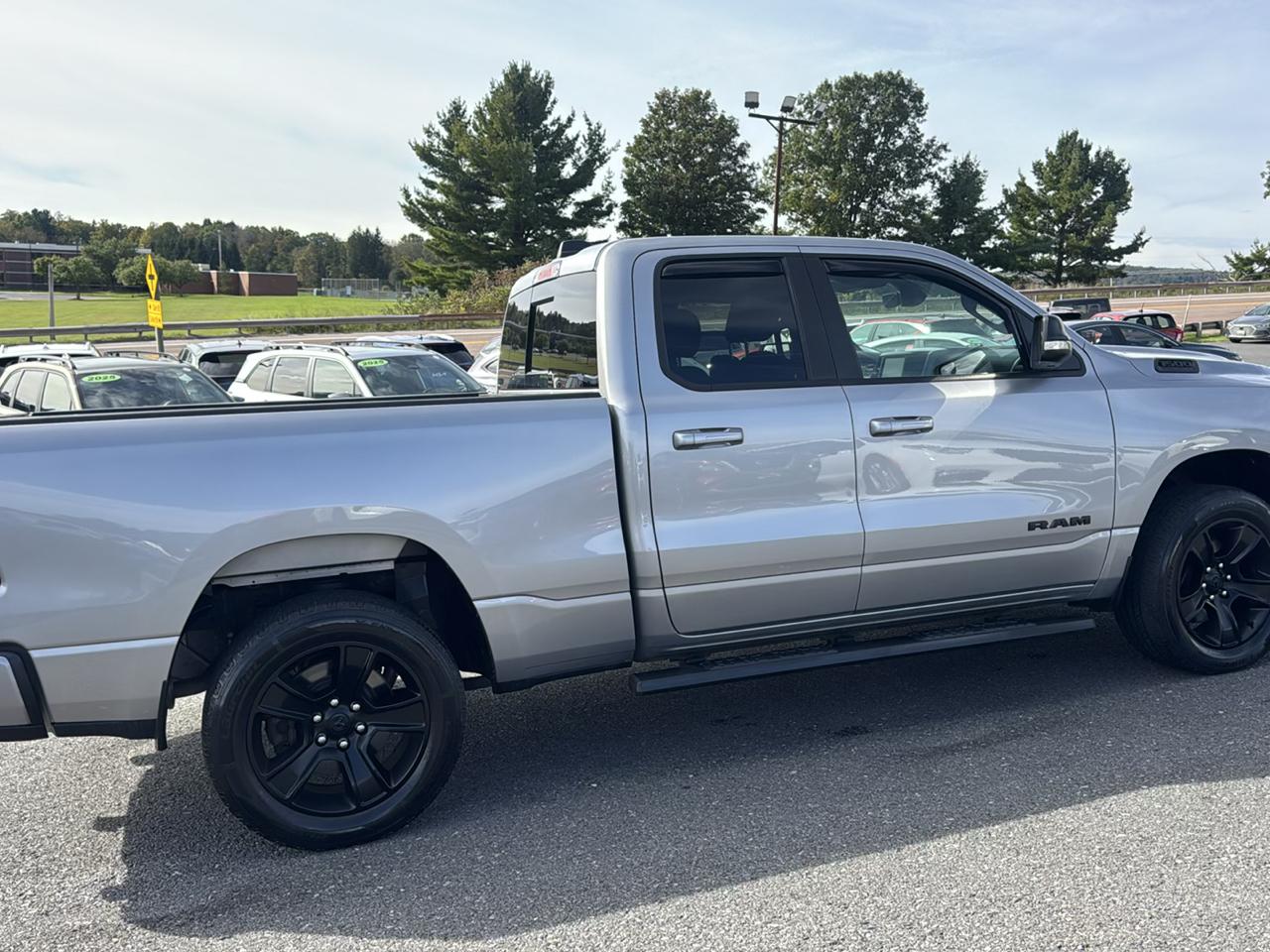 RAM 1500 Big Horn 4x4 Quad Cab 6'4" Box 2022
