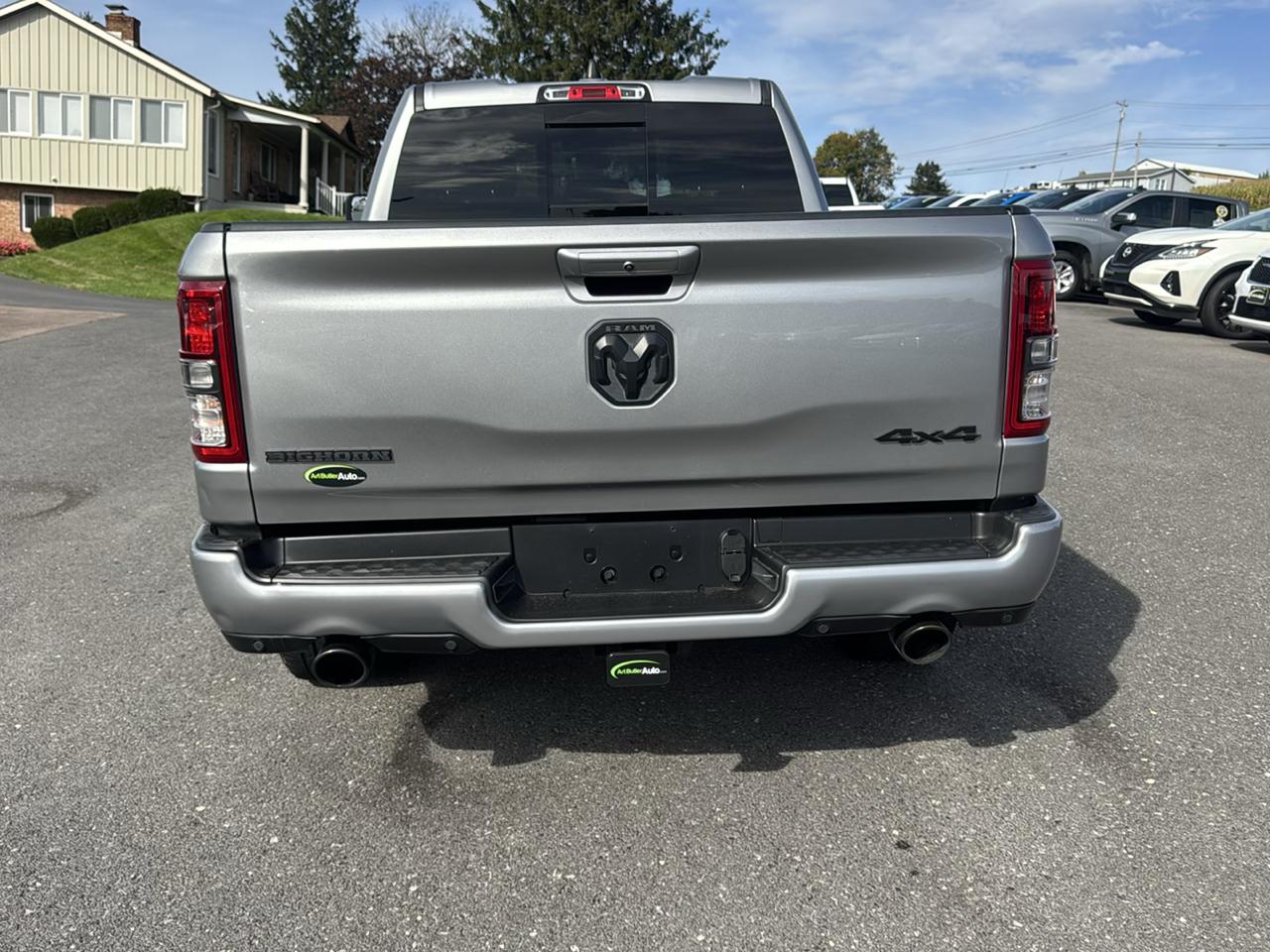 RAM 1500 Big Horn 4x4 Quad Cab 6'4" Box 2022