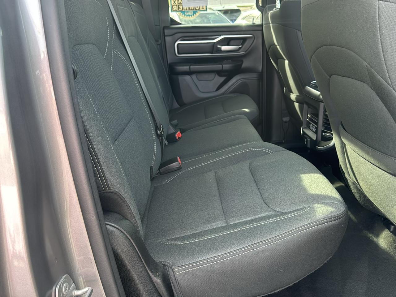 RAM 1500 Big Horn 4x4 Quad Cab 6'4" Box 2022