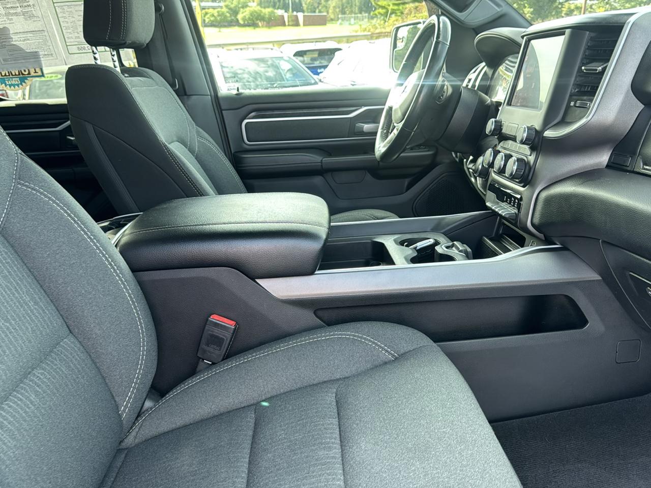 RAM 1500 Big Horn 4x4 Quad Cab 6'4" Box 2022