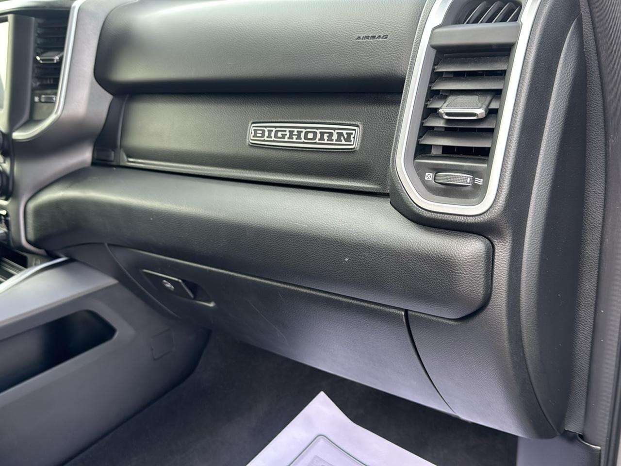 RAM 1500 Big Horn 4x4 Quad Cab 6'4" Box 2022