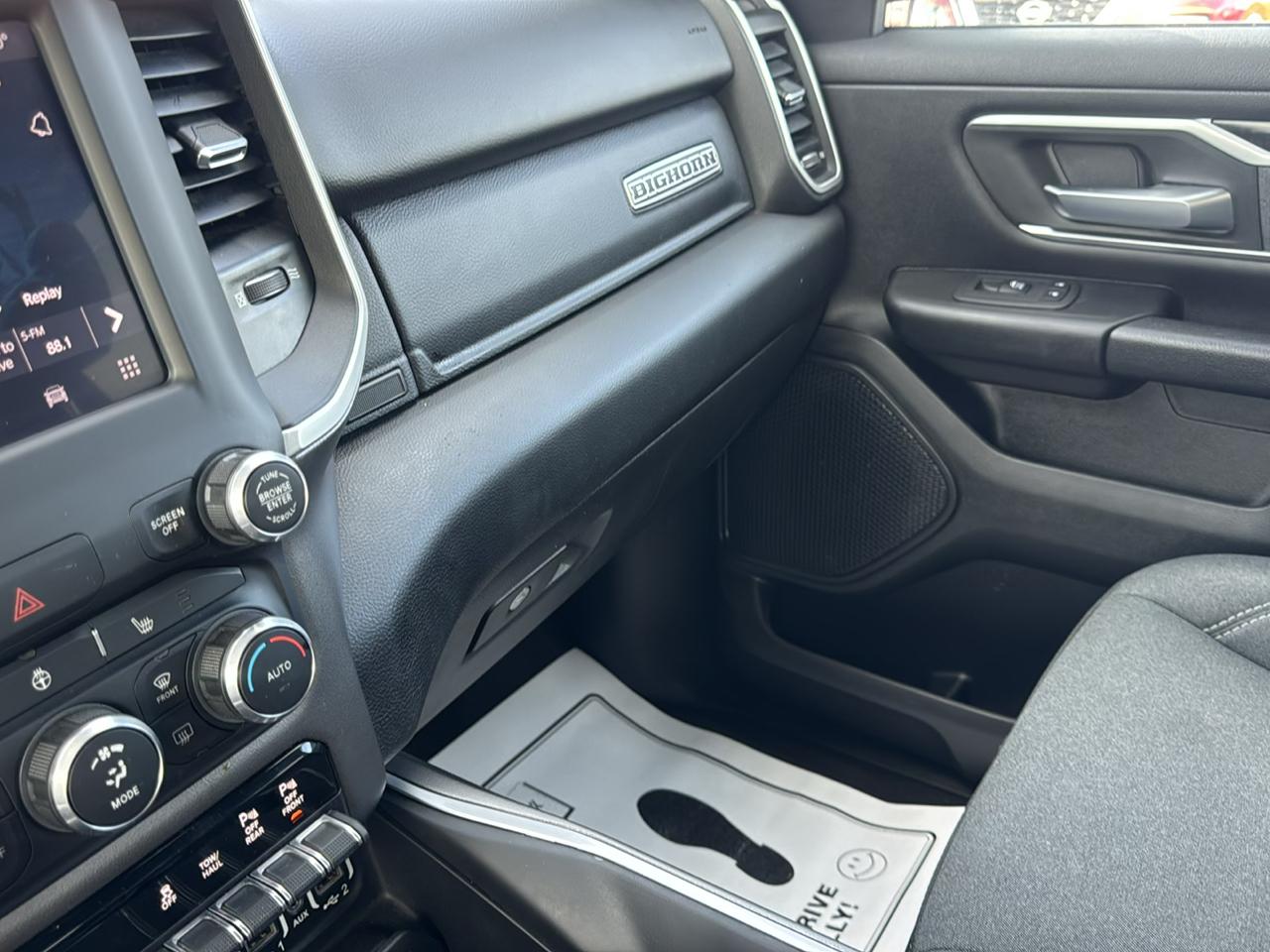 RAM 1500 Big Horn 4x4 Quad Cab 6'4" Box 2022