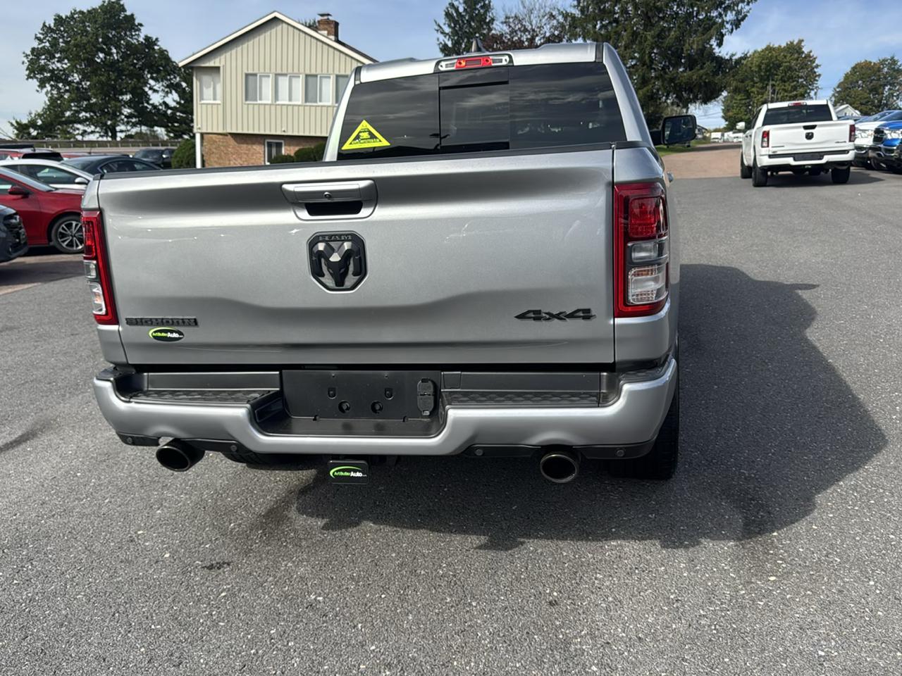 RAM 1500 Big Horn 4x4 Quad Cab 6'4" Box 2022