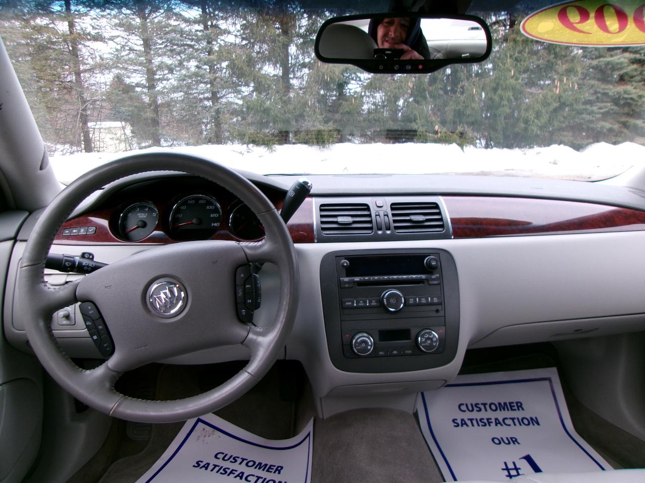 Buick Lucerne 4dr Sdn CXL 2009