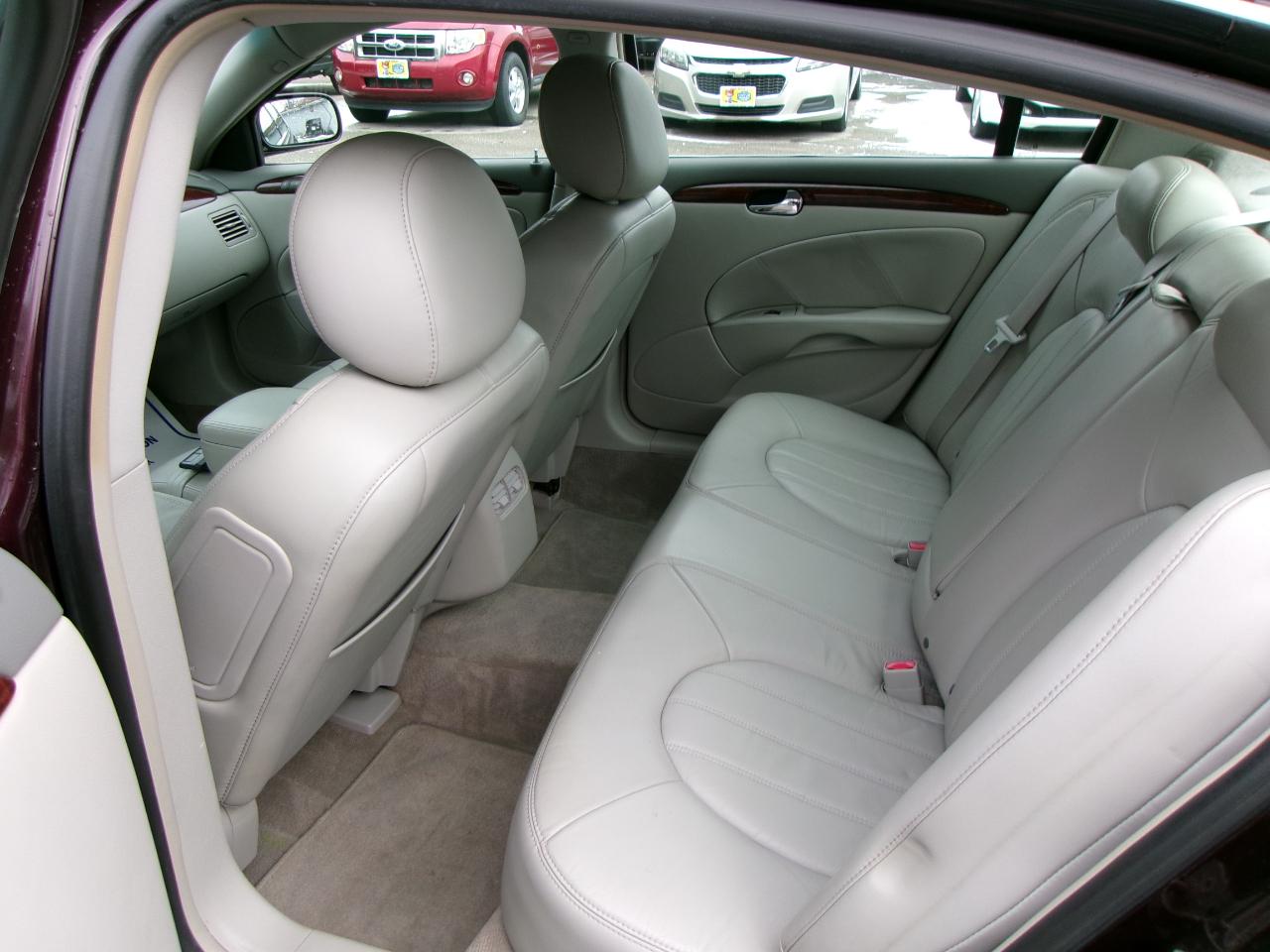 Buick Lucerne 4dr Sdn CXL 2009