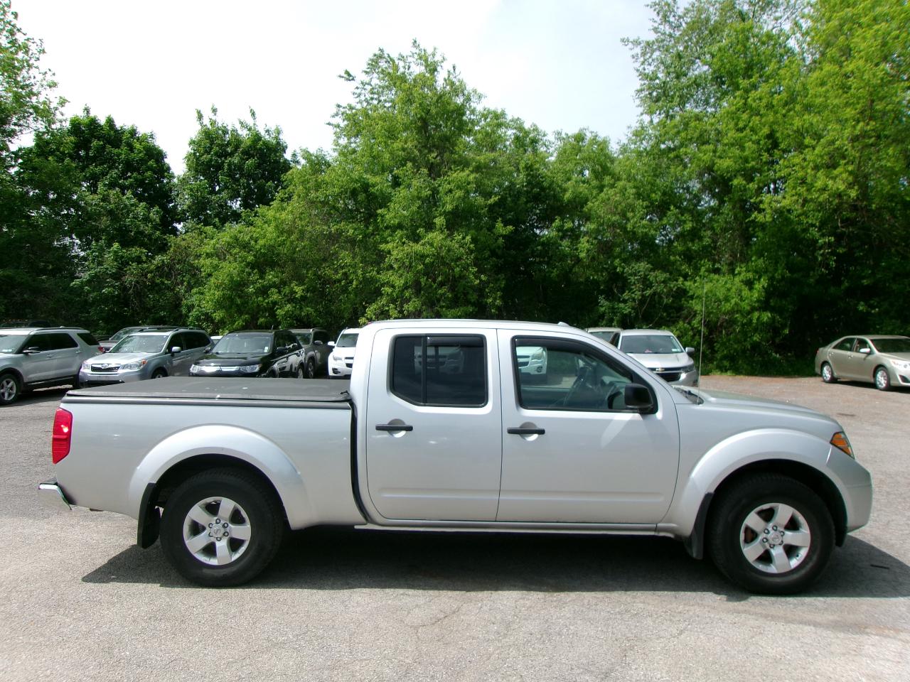 Nissan Frontier 4WD Crew Cab LWB Auto SV 2013