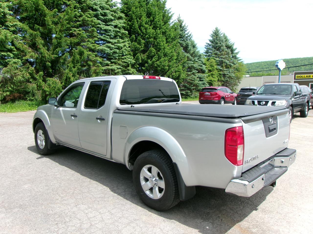 Nissan Frontier 4WD Crew Cab LWB Auto SV 2013