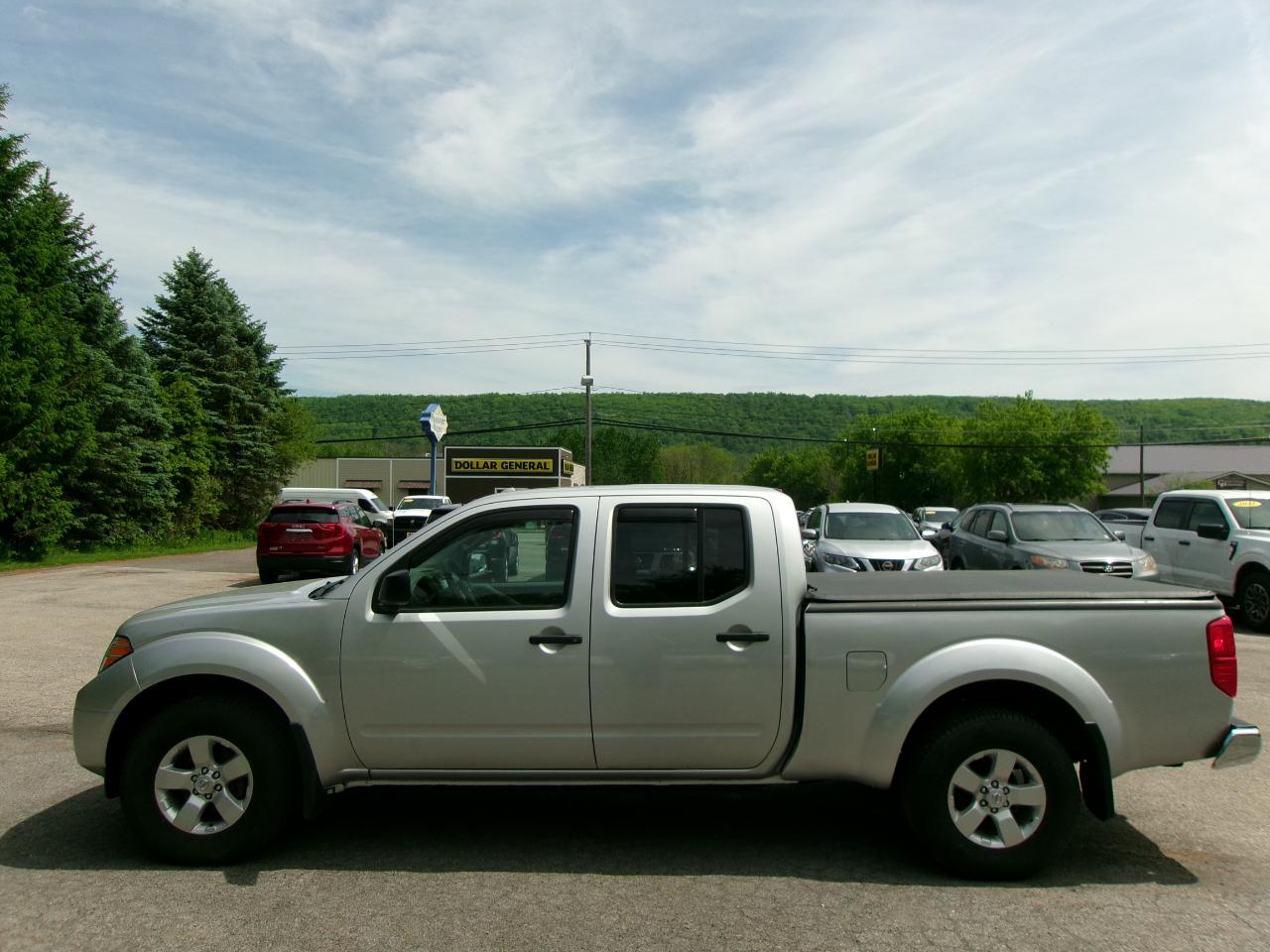 Nissan Frontier 4WD Crew Cab LWB Auto SV 2013