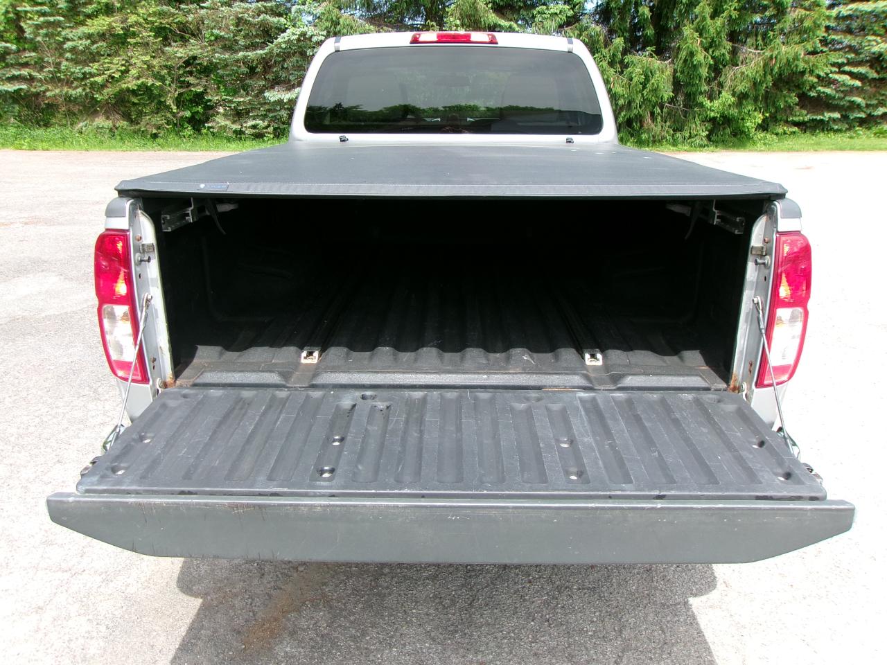 Nissan Frontier 4WD Crew Cab LWB Auto SV 2013