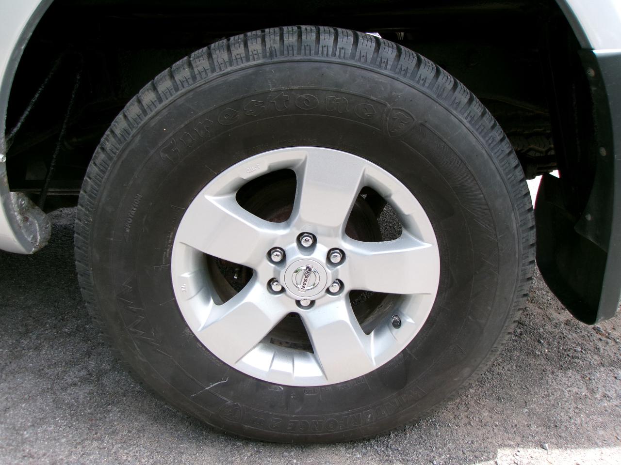 Nissan Frontier 4WD Crew Cab LWB Auto SV 2013