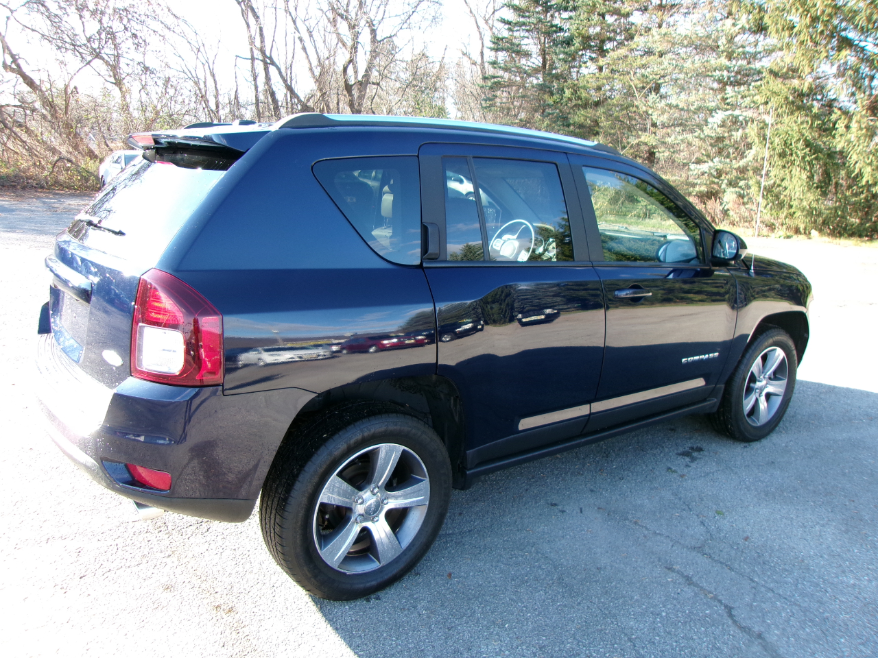 2017 Jeep Compass Latitude photo 2