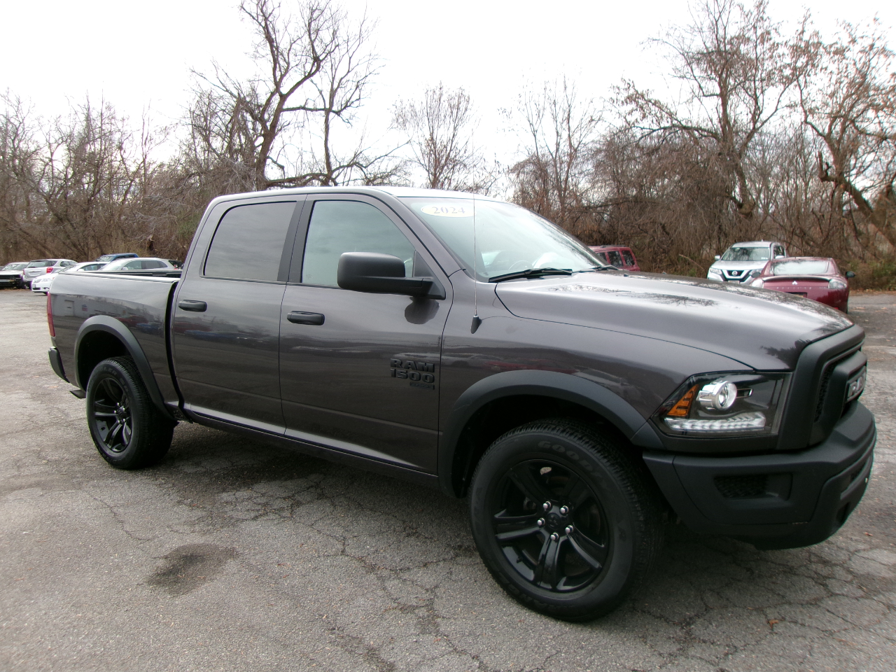 2024 Ram 1500 SLT Warlock photo 3