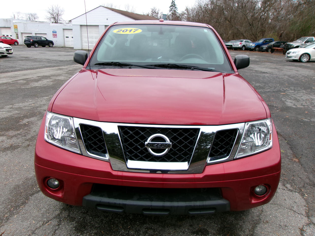 2017 Nissan Frontier SV Crew Cab photo 2