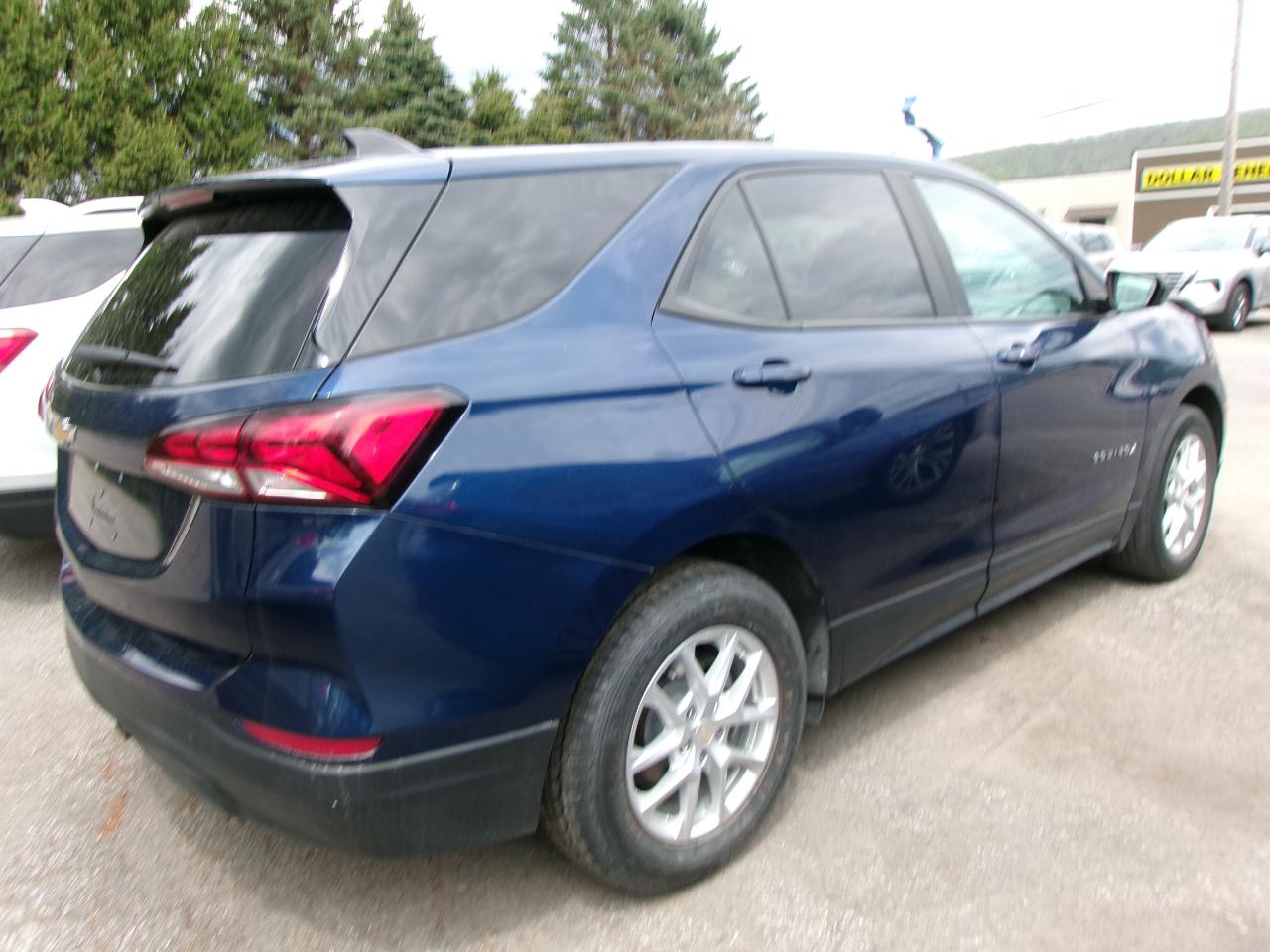 Chevrolet Equinox LS 4D SUV FWD 2022