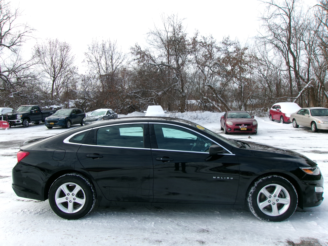 2020 Chevrolet Malibu LS photo 3