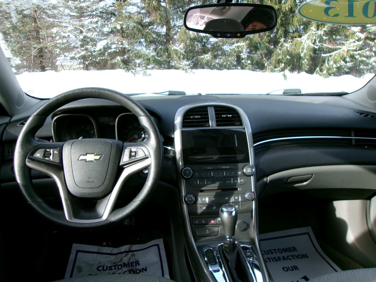 Chevrolet Malibu LS 4D Sedan 2013