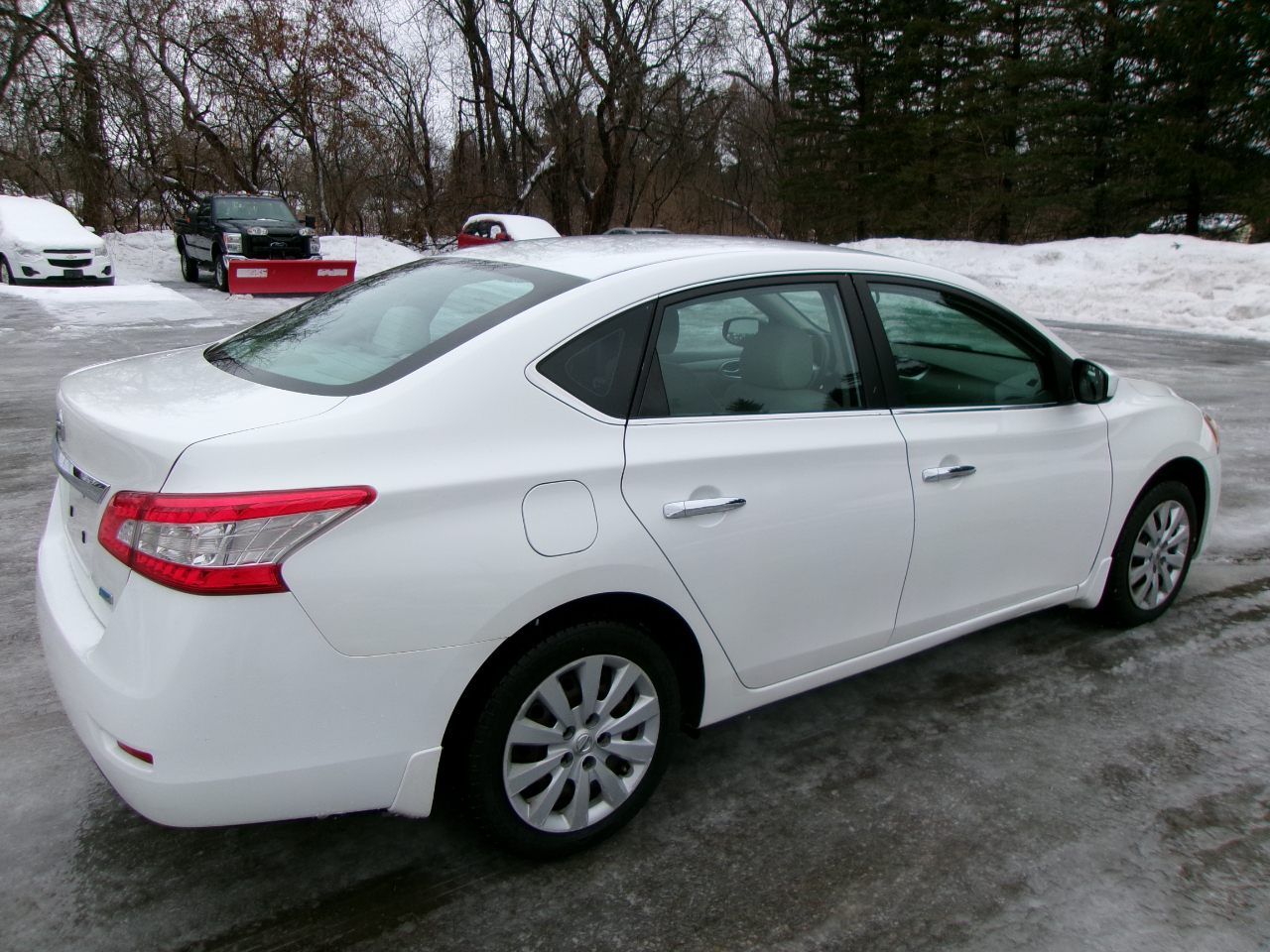 Nissan Sentra S 4D Sedan 2014