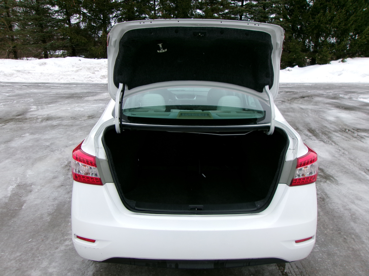 Nissan Sentra S 4D Sedan 2014