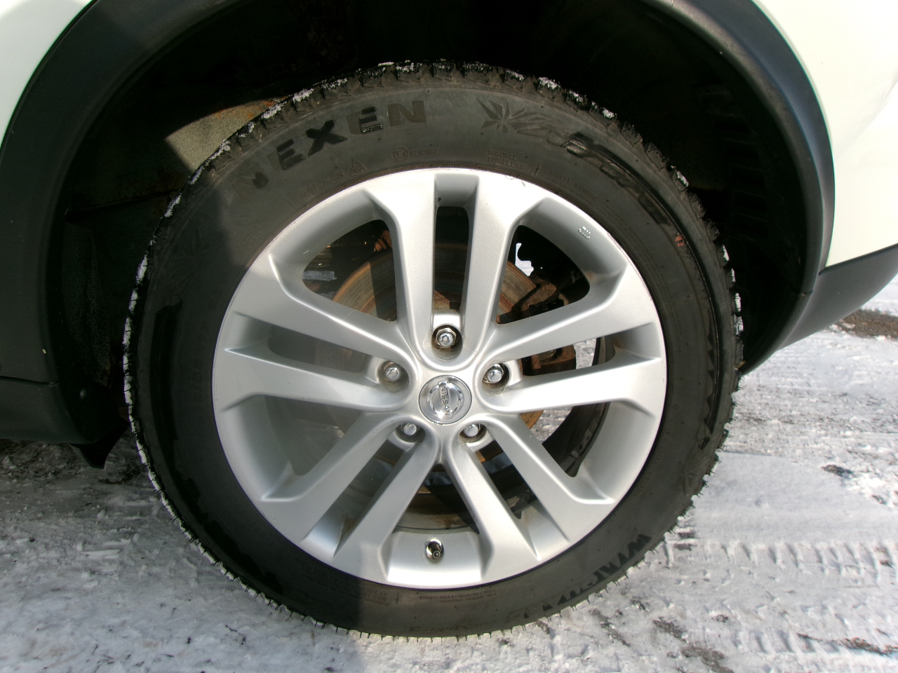 Nissan Juke SL 4D Hatchback AWD 2011