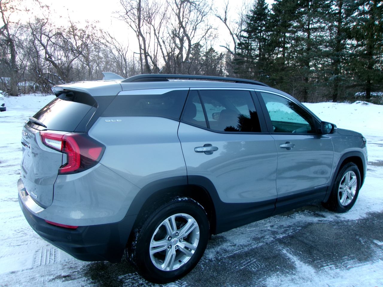 GMC Terrain SLE 4D SUV AWD 2024