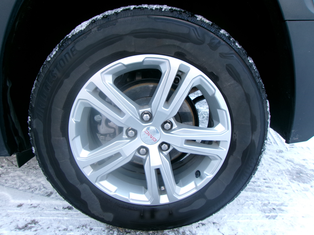 GMC Terrain SLE 4D SUV AWD 2024