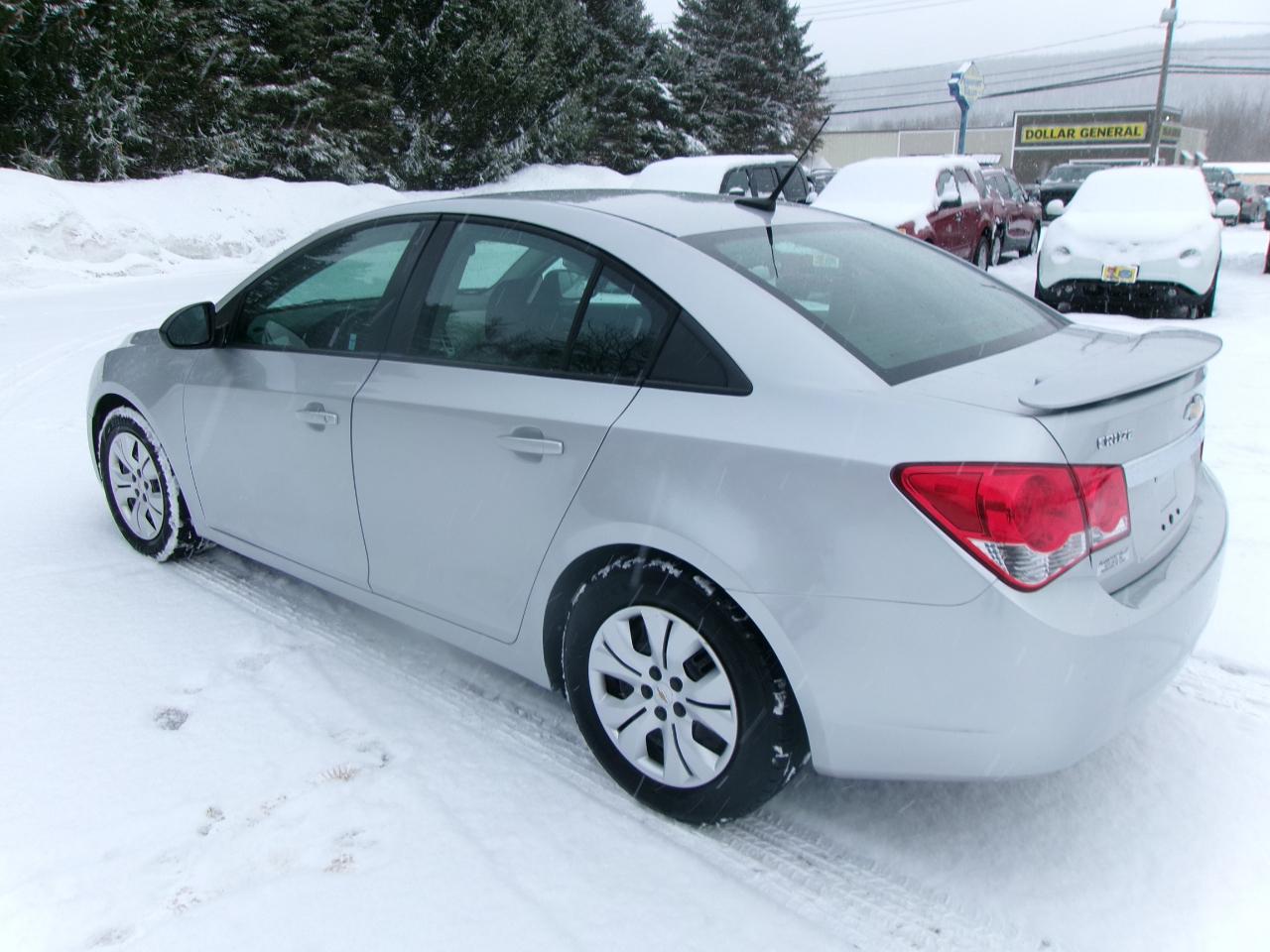 Chevrolet Cruze LS 4D Sedan 2013