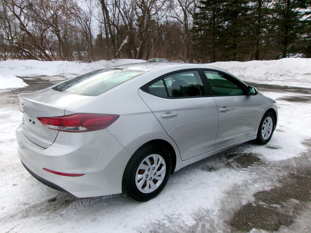 Hyundai Elantra SE 4D Sedan at 2018