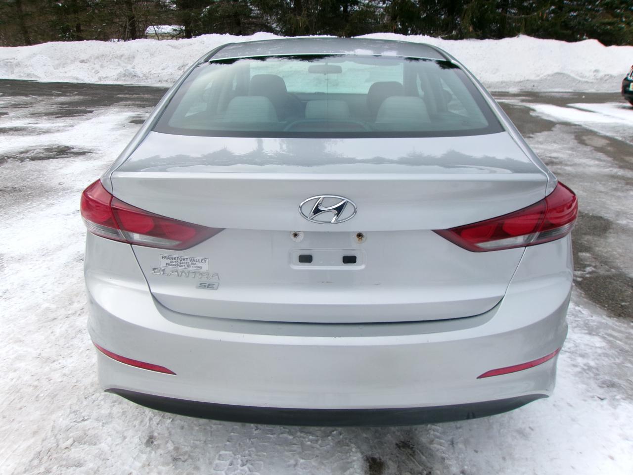 Hyundai Elantra SE 4D Sedan at 2018