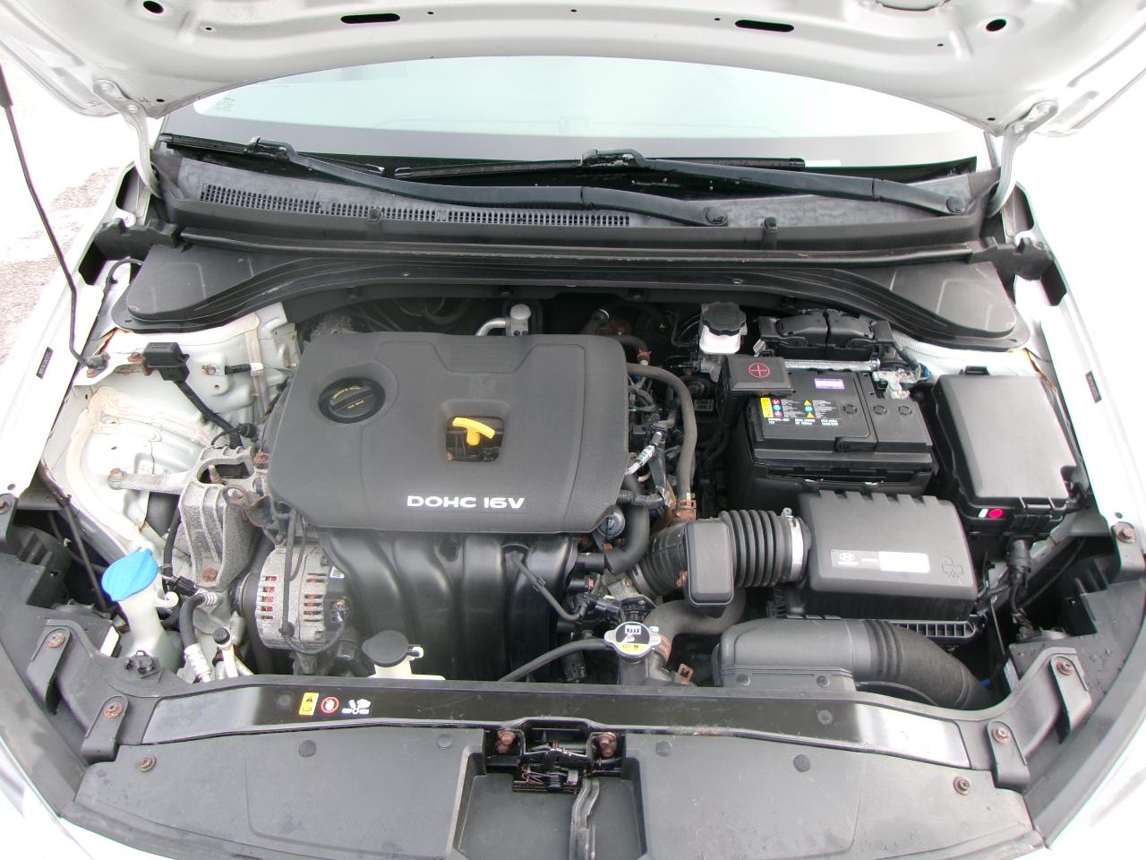 Hyundai Elantra SE 4D Sedan at 2018