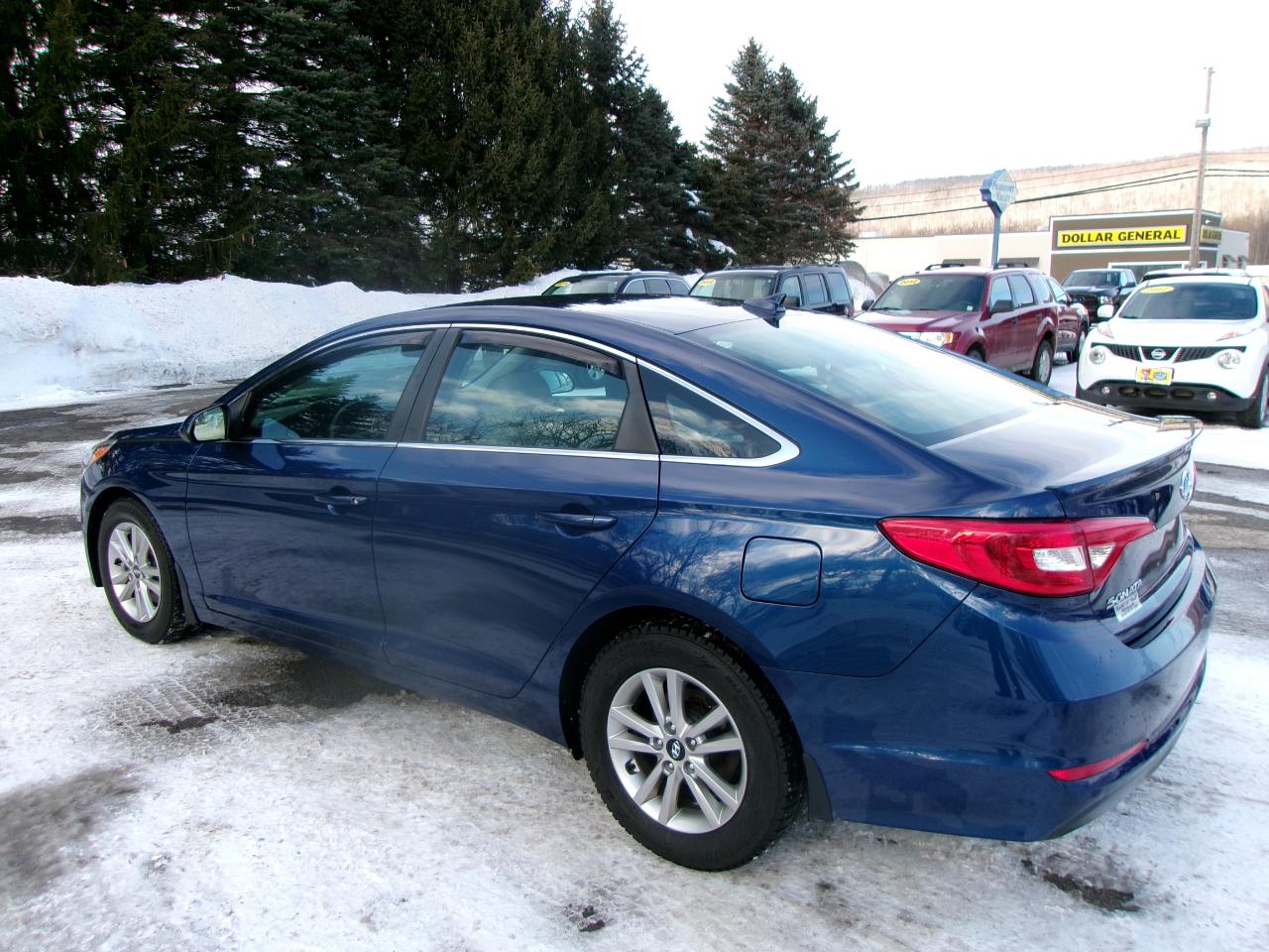 Hyundai Sonata SE 4D Sedan 2.4 2015